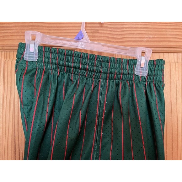 Mitchell & Ness Chicago Bulls Green Pinstripe Swingman Shorts Men's Size Large - Picture 2 of 10